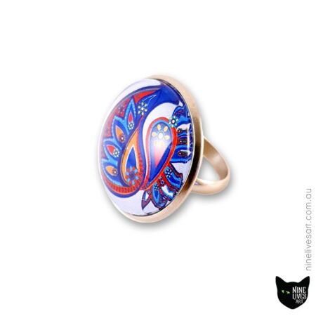 25mm cabochon ring with frost coloured paisley design